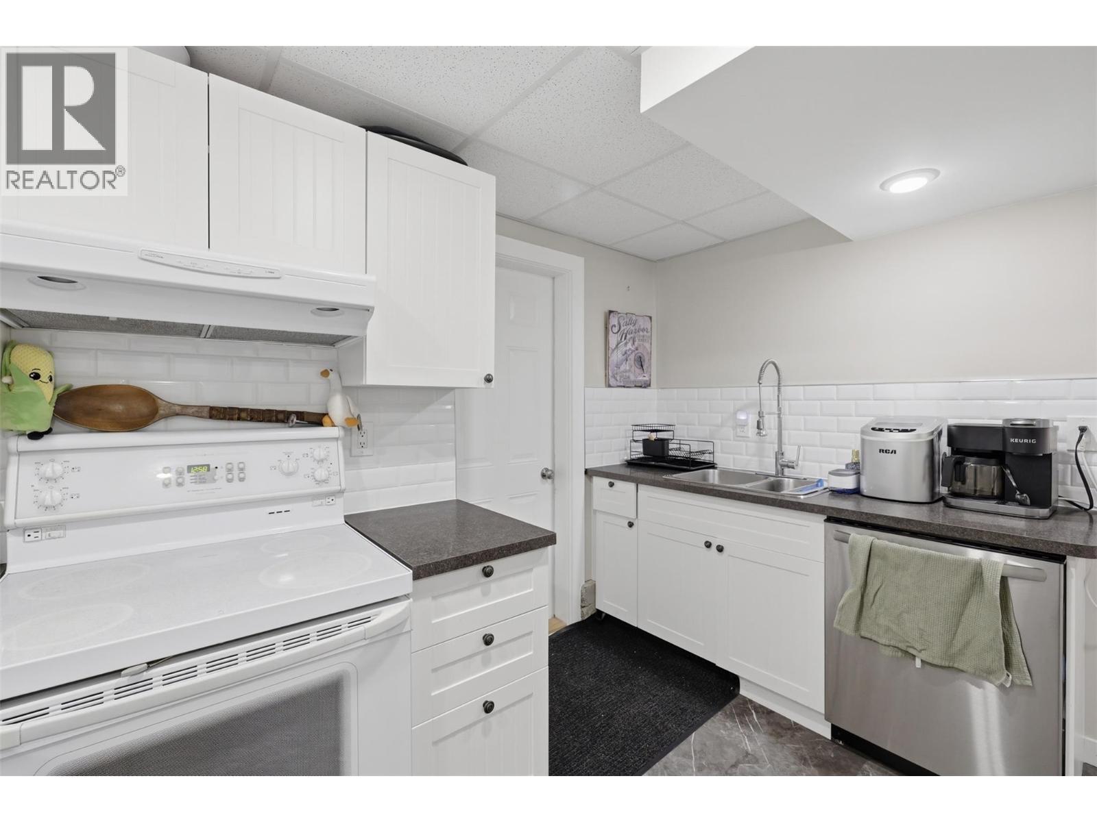 5545 Clearview Drive, Kamloops, British Columbia  V2C 5G1 - Photo 41 - 10400000