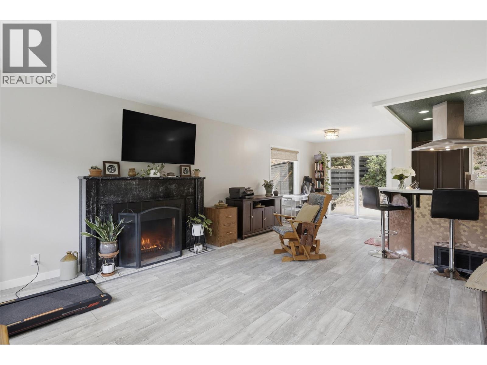 5545 Clearview Drive, Kamloops, British Columbia  V2C 5G1 - Photo 7 - 10400000