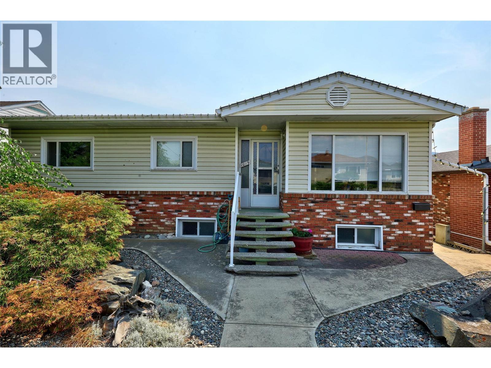 1019 Moncton Avenue, Kamloops, British Columbia  V2B 1S5 - Photo 1 - 10396896