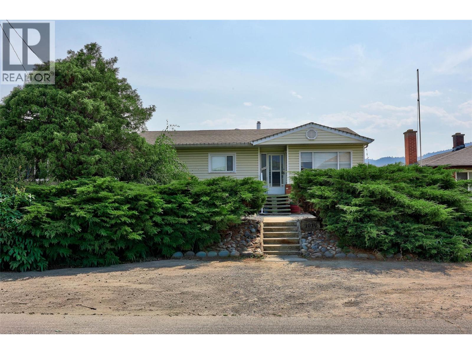 1019 Moncton Avenue, Kamloops, British Columbia  V2B 1S5 - Photo 2 - 10396896