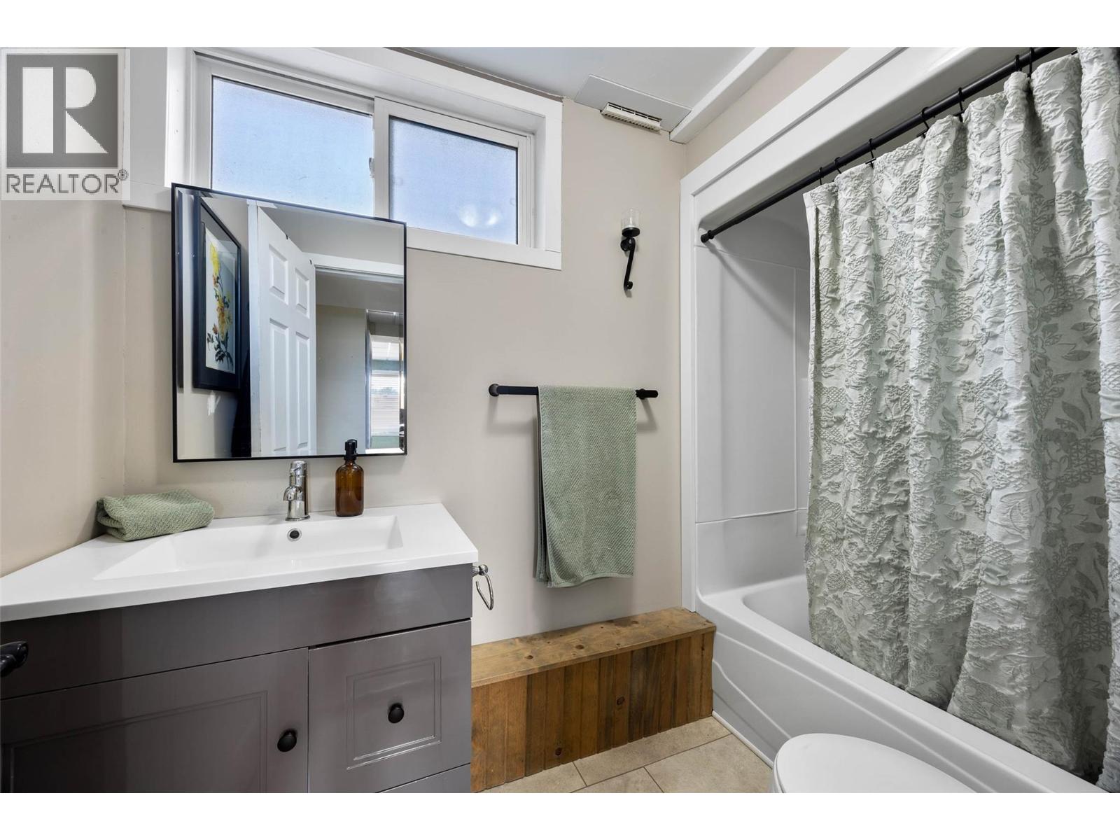 1019 Moncton Avenue, Kamloops, British Columbia  V2B 1S5 - Photo 28 - 10396896