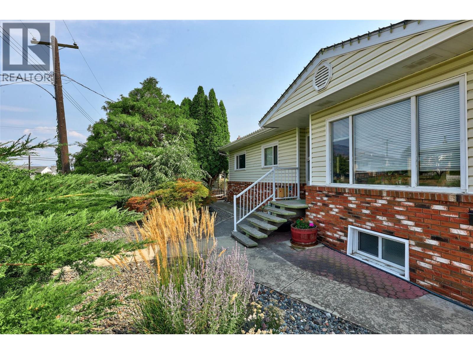 1019 Moncton Avenue, Kamloops, British Columbia  V2B 1S5 - Photo 32 - 10396896