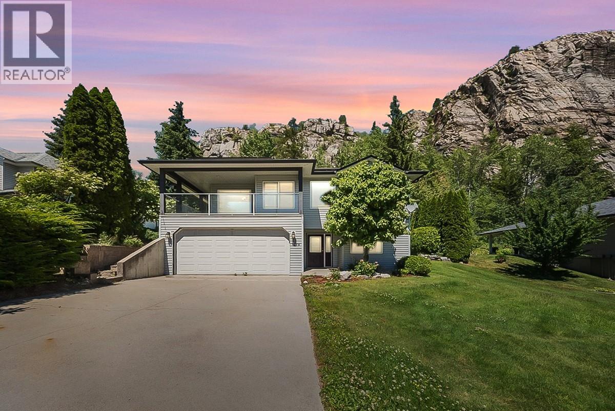 1479 37th Street, Castlegar, British Columbia  V1N 4J5 - Photo 1 - 10399764