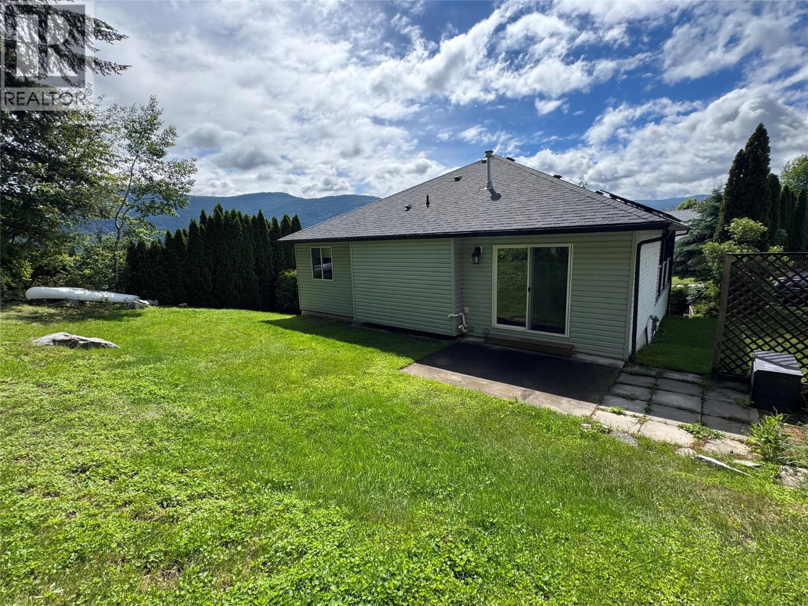 1479 37th Street, Castlegar, British Columbia  V1N 4J5 - Photo 50 - 10399764