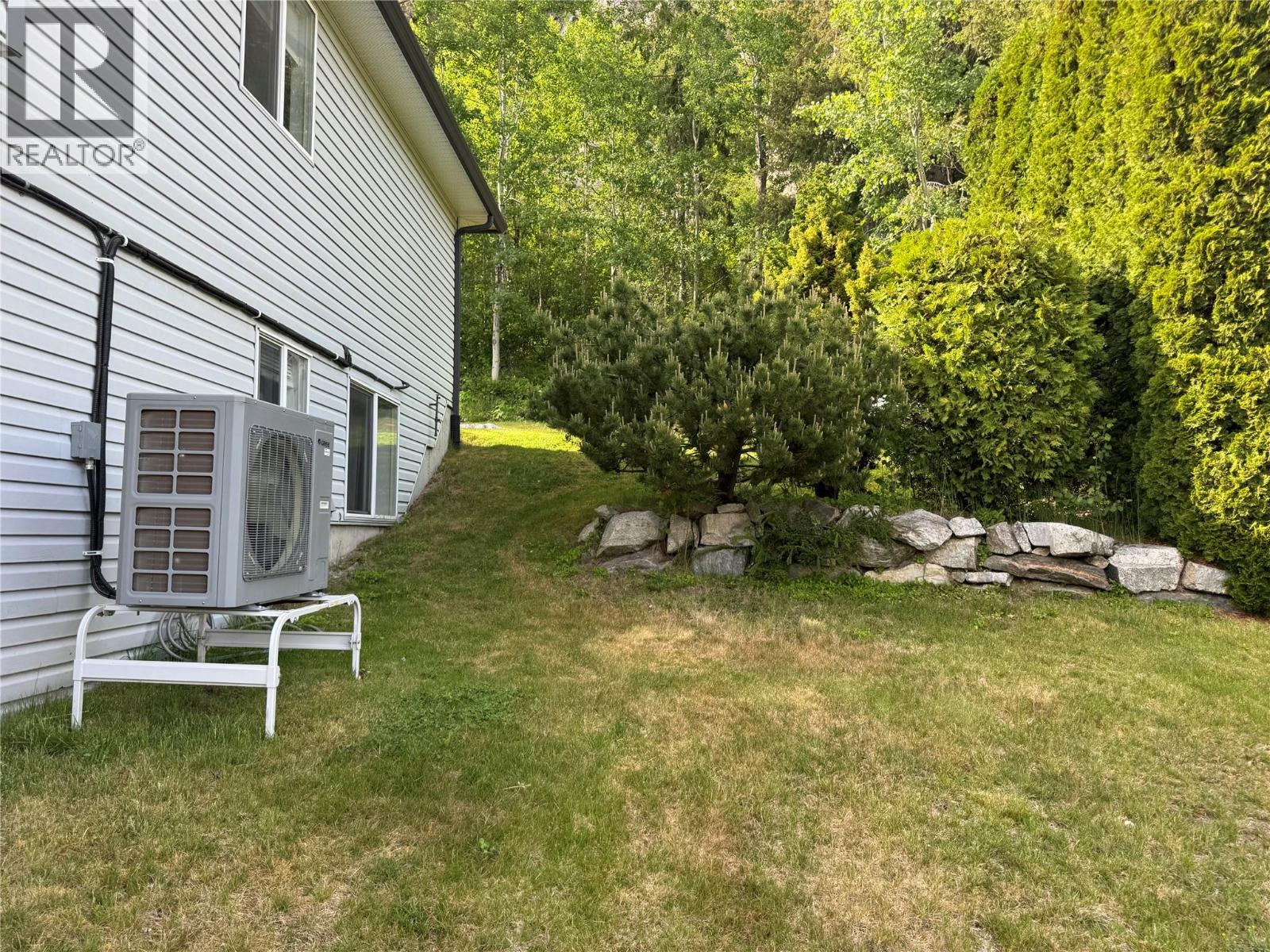 1479 37th Street, Castlegar, British Columbia  V1N 4J5 - Photo 54 - 10399764