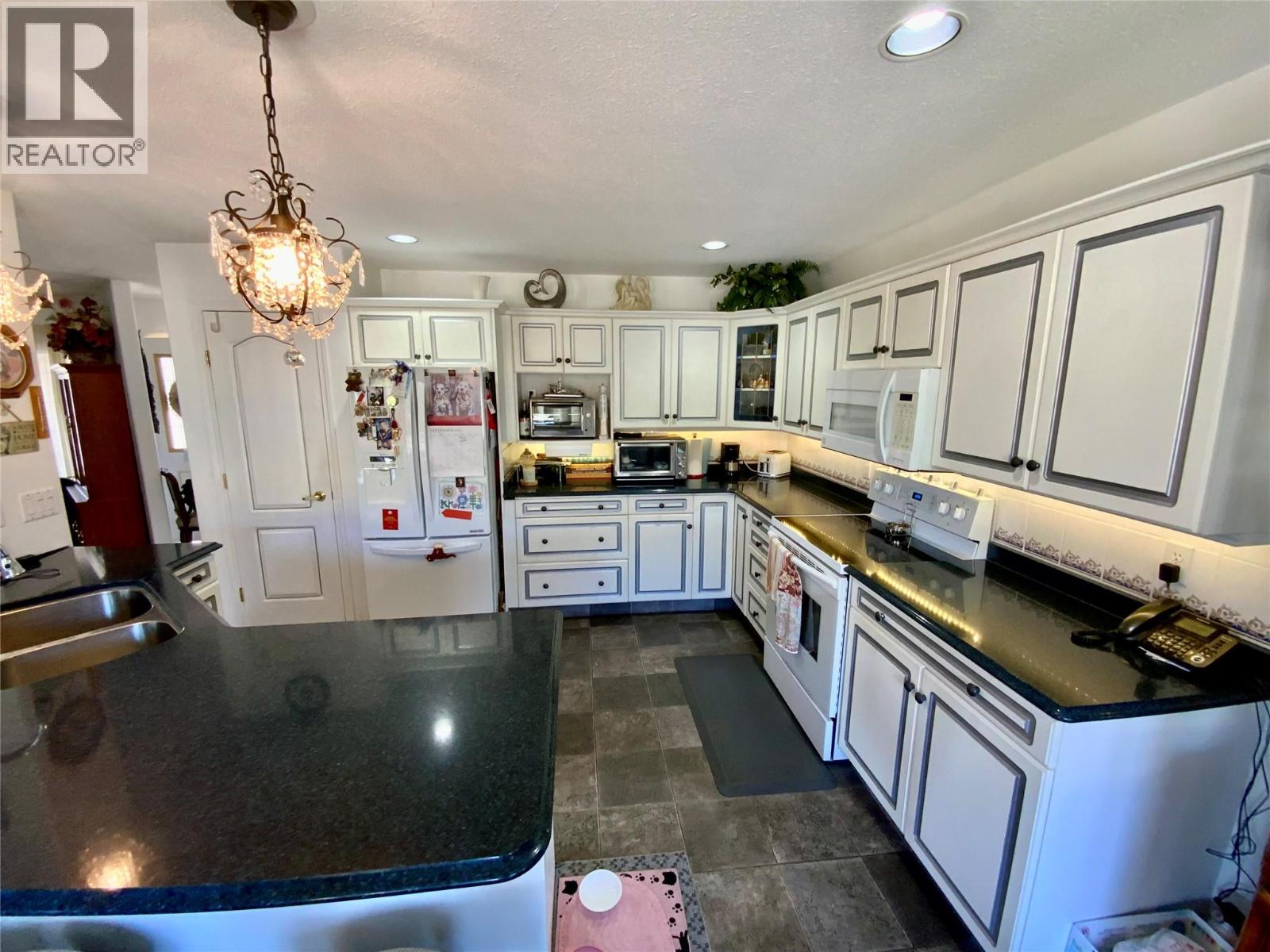 437 Ridge Road, Penticton, British Columbia  V2A 8N7 - Photo 11 - 10400689