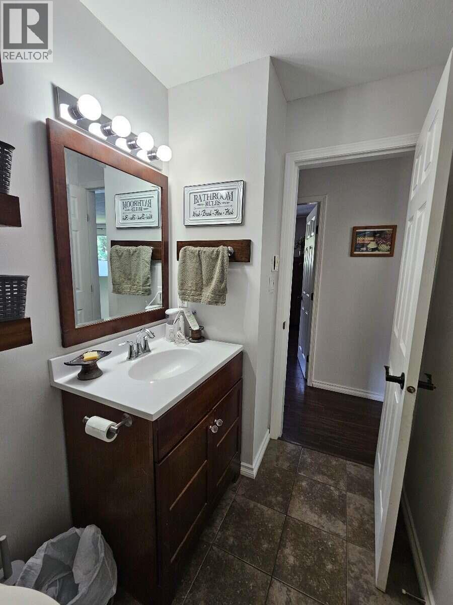 606 Gillis Avenue, Sicamous, British Columbia  V0E 2V1 - Photo 26 - 10400693