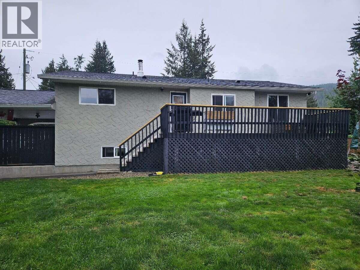 606 Gillis Avenue, Sicamous, British Columbia  V0E 2V1 - Photo 3 - 10400693