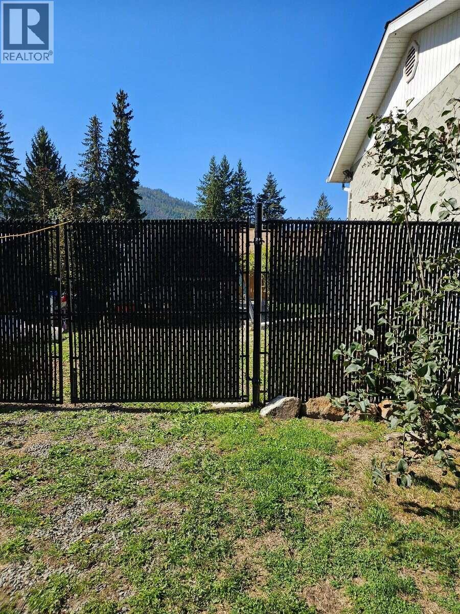 606 Gillis Avenue, Sicamous, British Columbia  V0E 2V1 - Photo 39 - 10400693