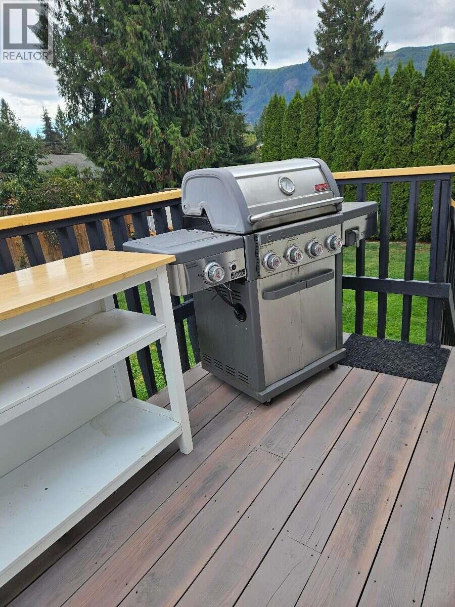 606 Gillis Avenue, Sicamous, British Columbia  V0E 2V1 - Photo 6 - 10400693