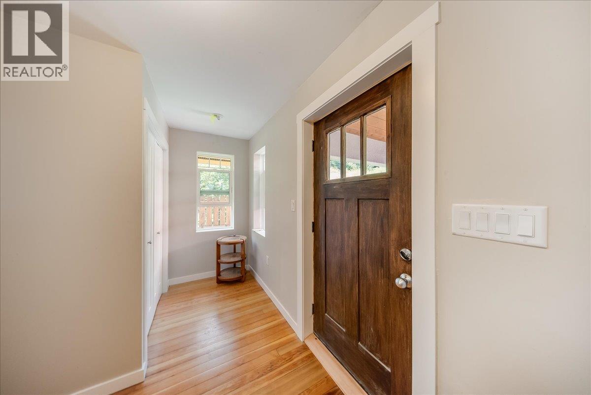 2460 Fourth Avenue, Rossland, British Columbia  V0G 1Y0 - Photo 25 - 10400638
