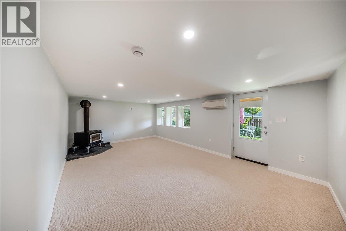 2460 Fourth Avenue, Rossland, British Columbia  V0G 1Y0 - Photo 27 - 10400638