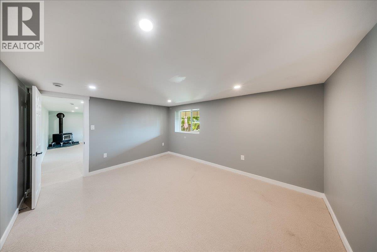 2460 Fourth Avenue, Rossland, British Columbia  V0G 1Y0 - Photo 31 - 10400638