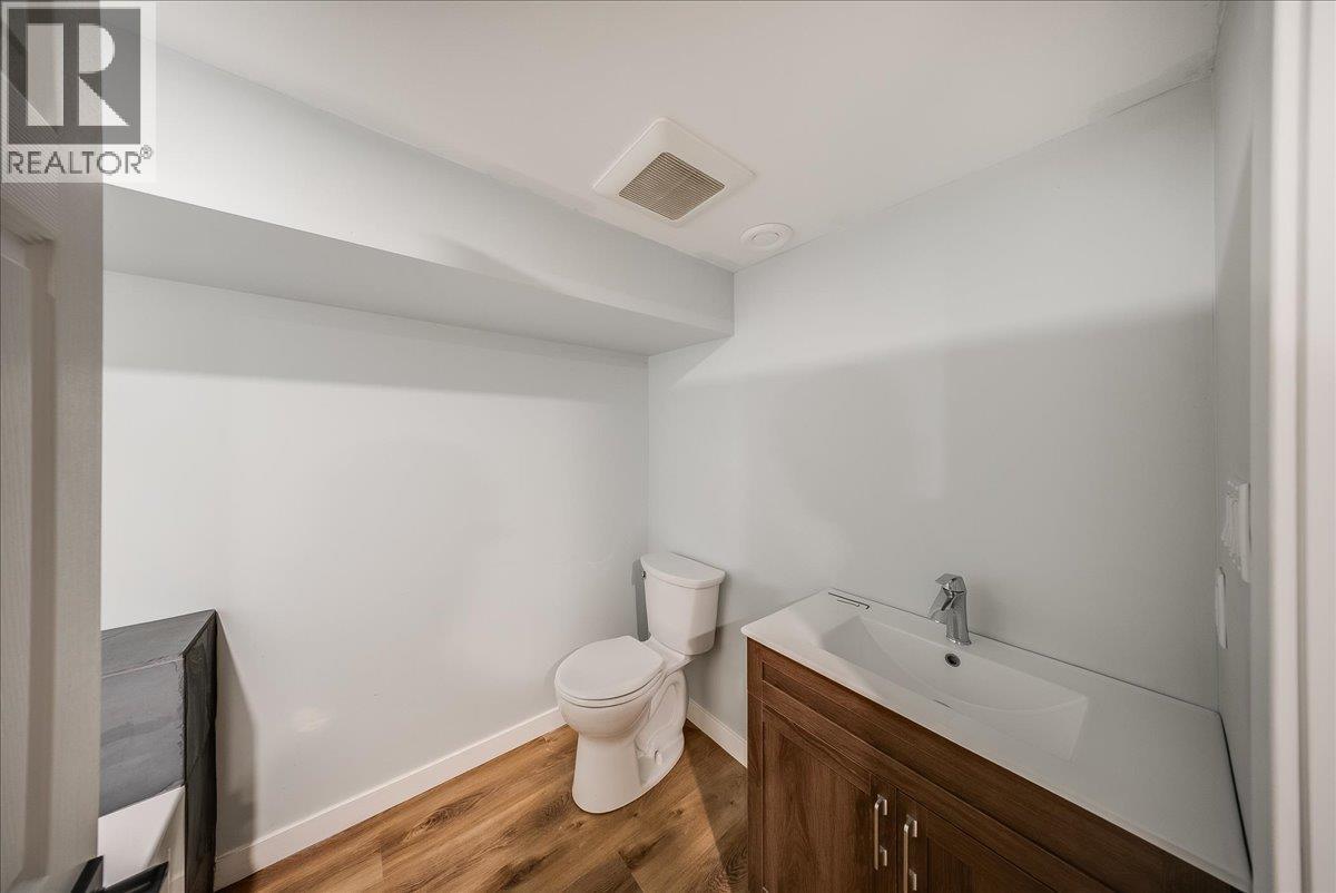 2460 Fourth Avenue, Rossland, British Columbia  V0G 1Y0 - Photo 34 - 10400638