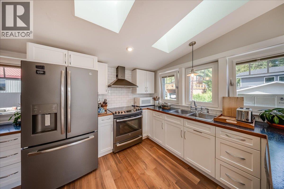 2460 Fourth Avenue, Rossland, British Columbia  V0G 1Y0 - Photo 41 - 10400638