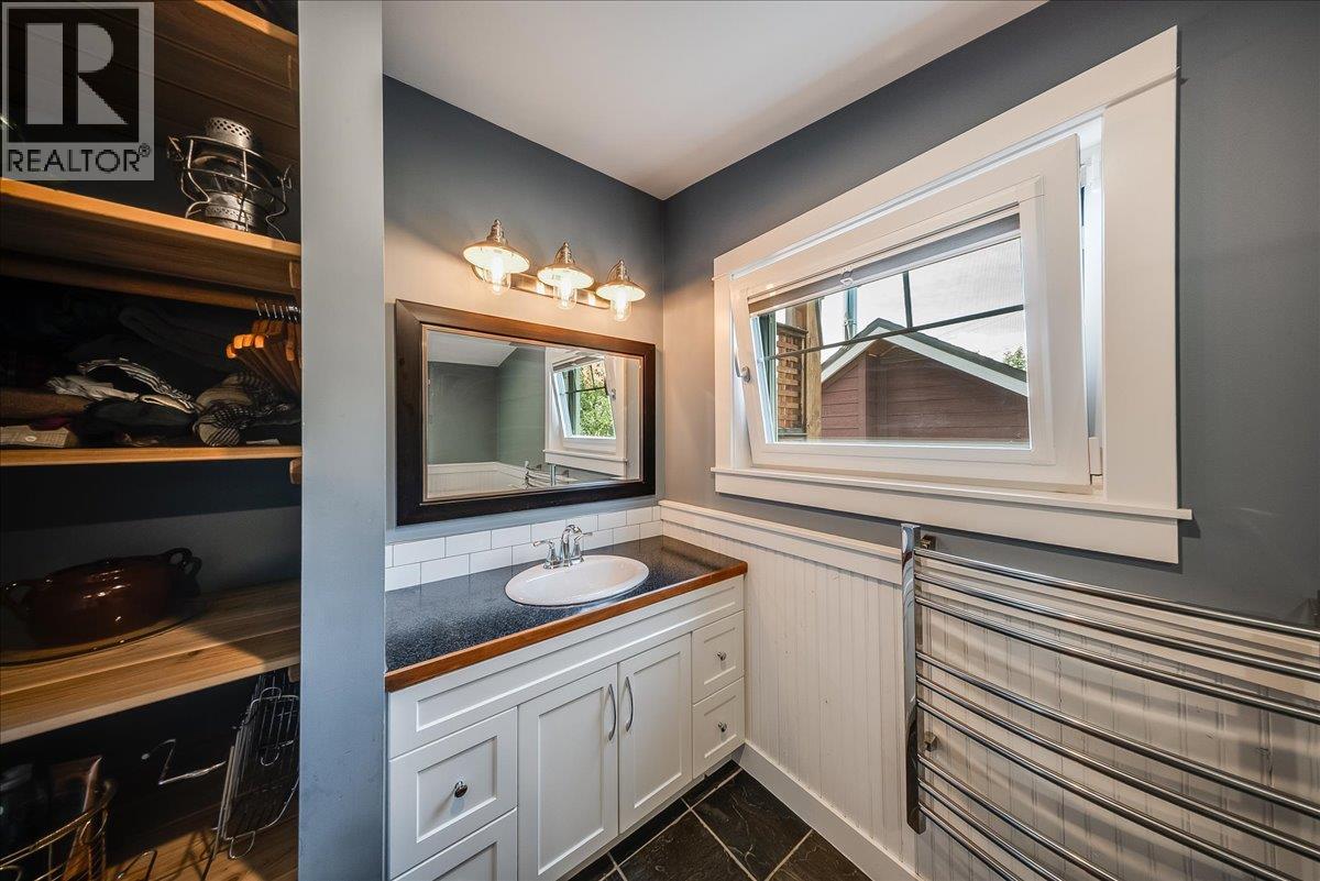 2460 Fourth Avenue, Rossland, British Columbia  V0G 1Y0 - Photo 49 - 10400638