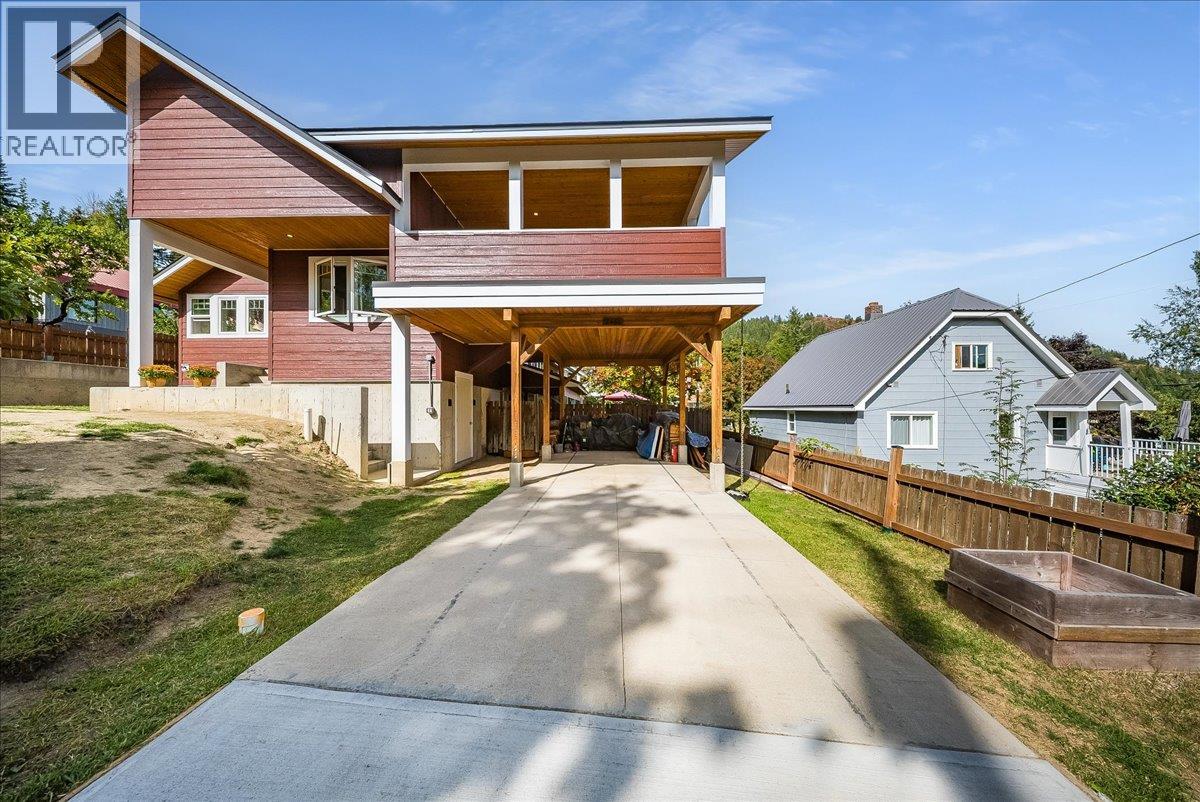2460 Fourth Avenue, Rossland, British Columbia  V0G 1Y0 - Photo 58 - 10400638