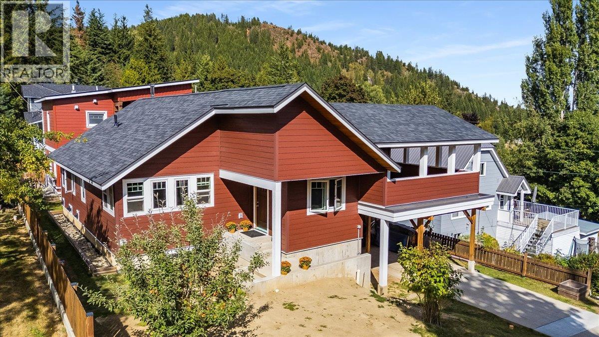 2460 Fourth Avenue, Rossland, British Columbia  V0G 1Y0 - Photo 60 - 10400638