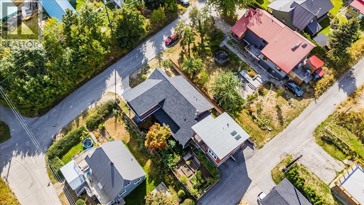 2460 Fourth Avenue, Rossland, British Columbia  V0G 1Y0 - Photo 62 - 10400638