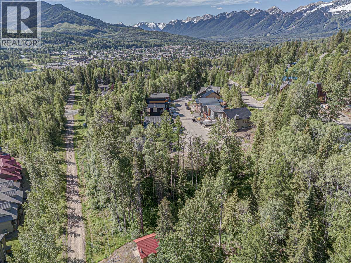 9 Alpine Trail Place, Fernie, British Columbia  V0B 1M5 - Photo 5 - 10400657