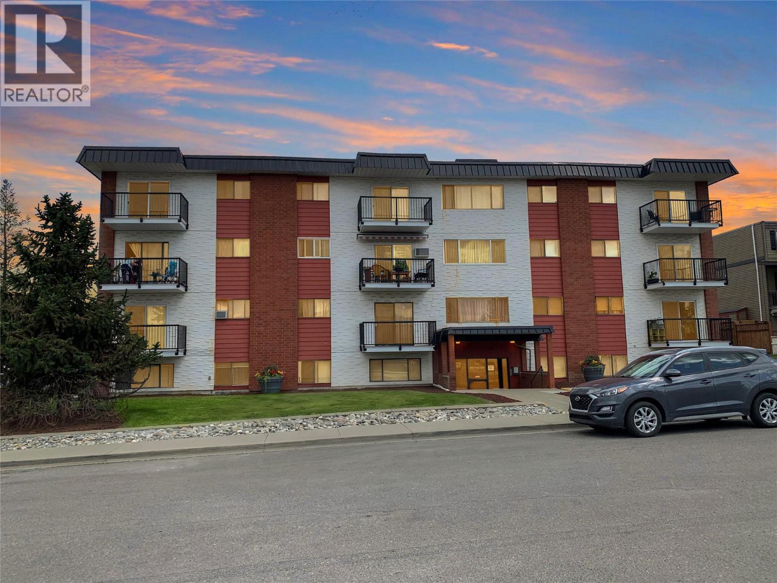 112 17th  S Avenue Unit# 404, Cranbrook, British Columbia  V1C 3A5 - Photo 1 - 10400590