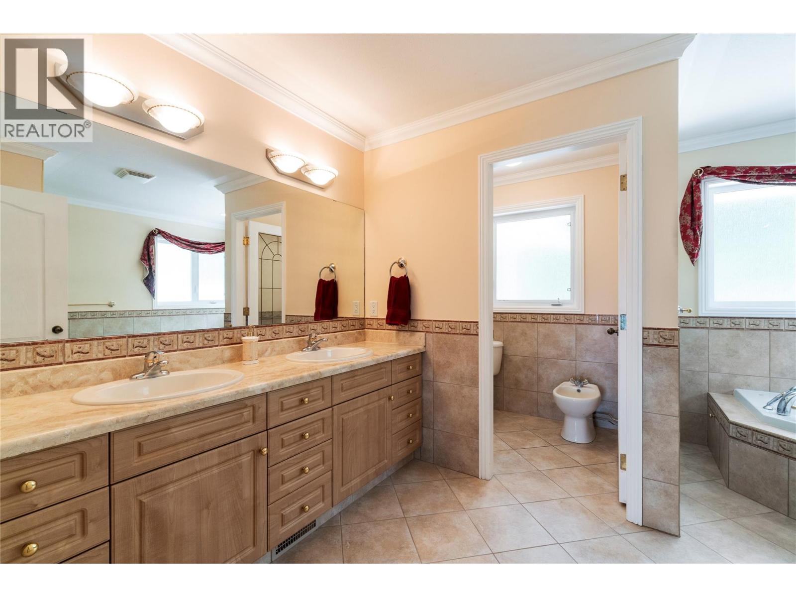 3801 65 Street Nw, Salmon Arm, British Columbia  V1E 3A8 - Photo 71 - 10400644
