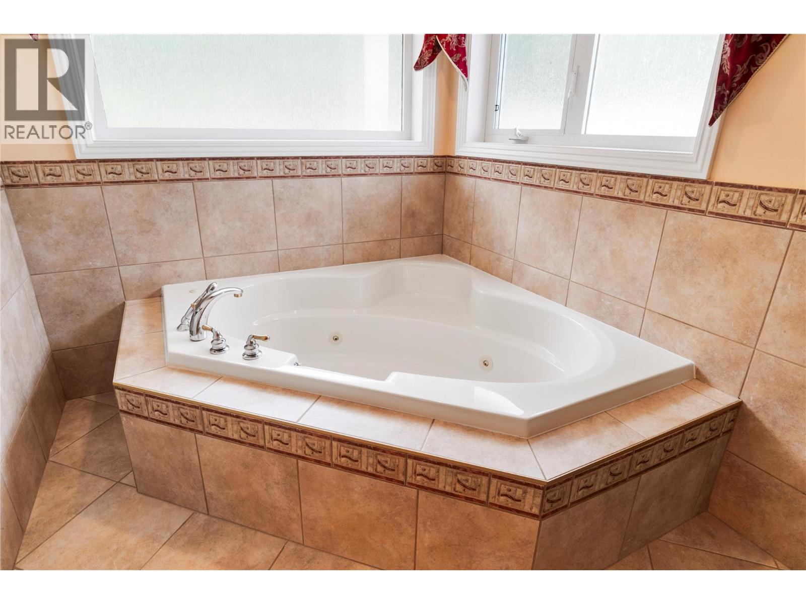 3801 65 Street Nw, Salmon Arm, British Columbia  V1E 3A8 - Photo 73 - 10400644
