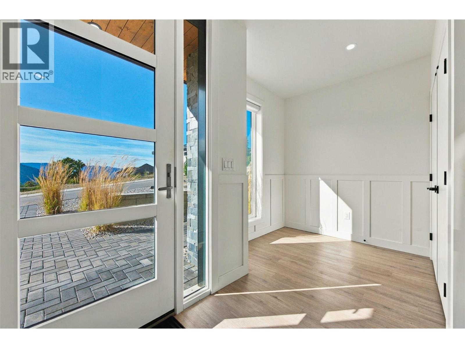 137 Whitefish Road, Vernon, British Columbia  V1B 3M5 - Photo 3 - 10400557
