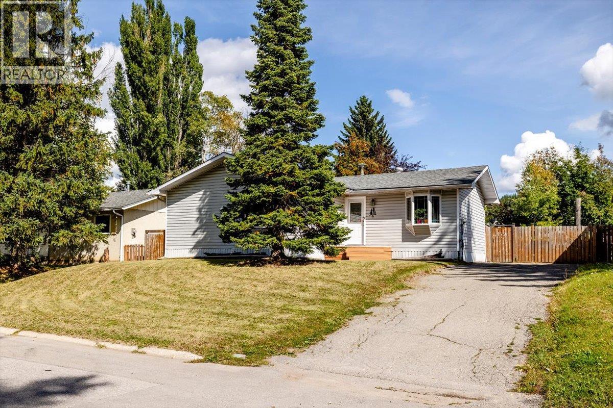 4 Ridgemont Avenue, Fernie, British Columbia  V0B 1M2 - Photo 1 - 10400662