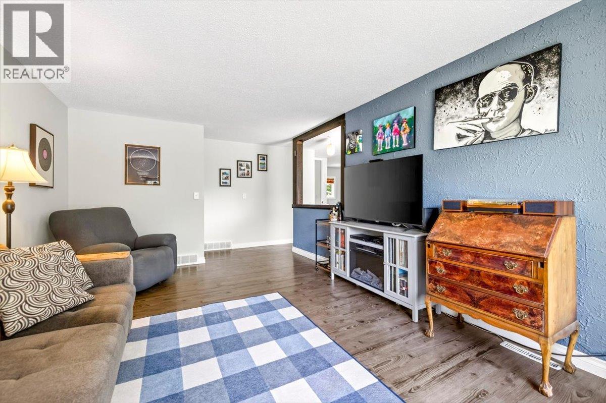 4 Ridgemont Avenue, Fernie, British Columbia  V0B 1M2 - Photo 22 - 10400662