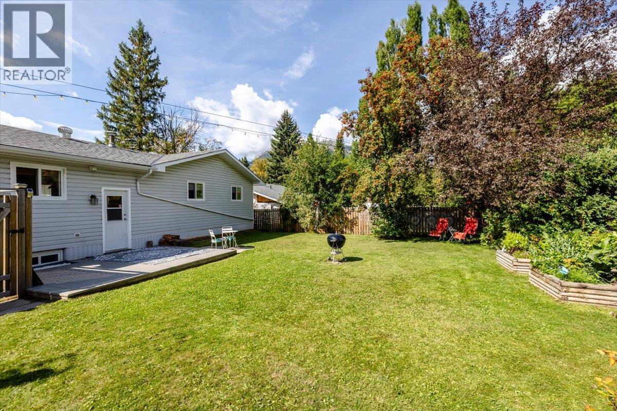 4 Ridgemont Avenue, Fernie, British Columbia  V0B 1M2 - Photo 56 - 10400662