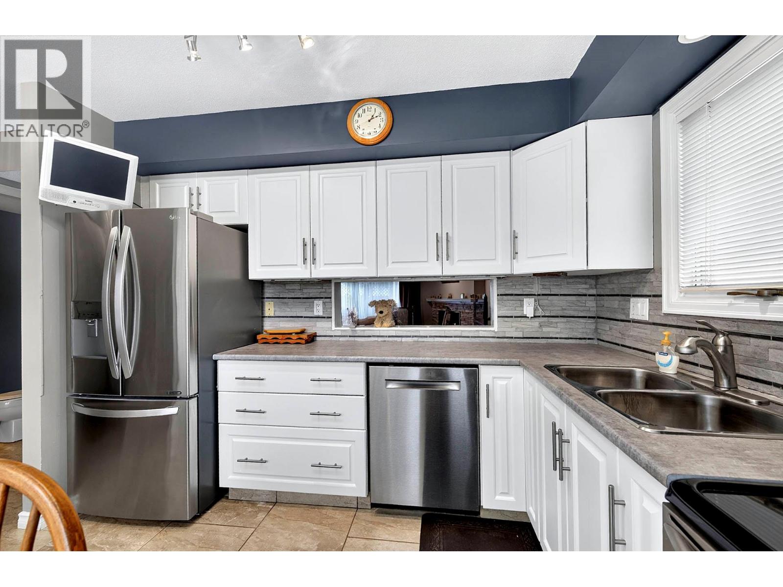 1770 Glenwood Drive Unit# 8, Kamloops, British Columbia  V2C 4E9 - Photo 5 - 10400534