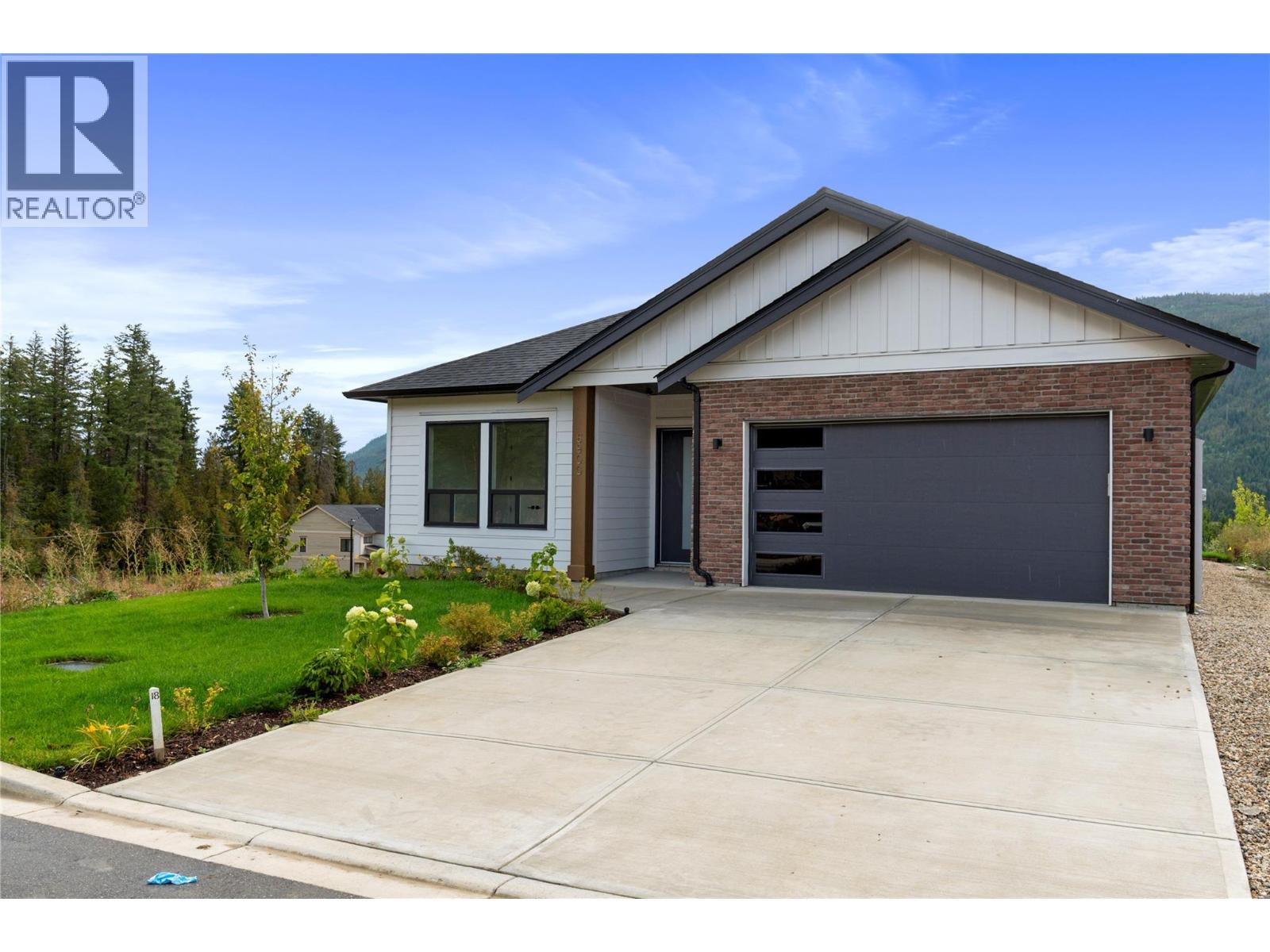 6900 42 Street Ne, Salmon Arm, British Columbia  V0E 1K0 - Photo 1 - 10400650