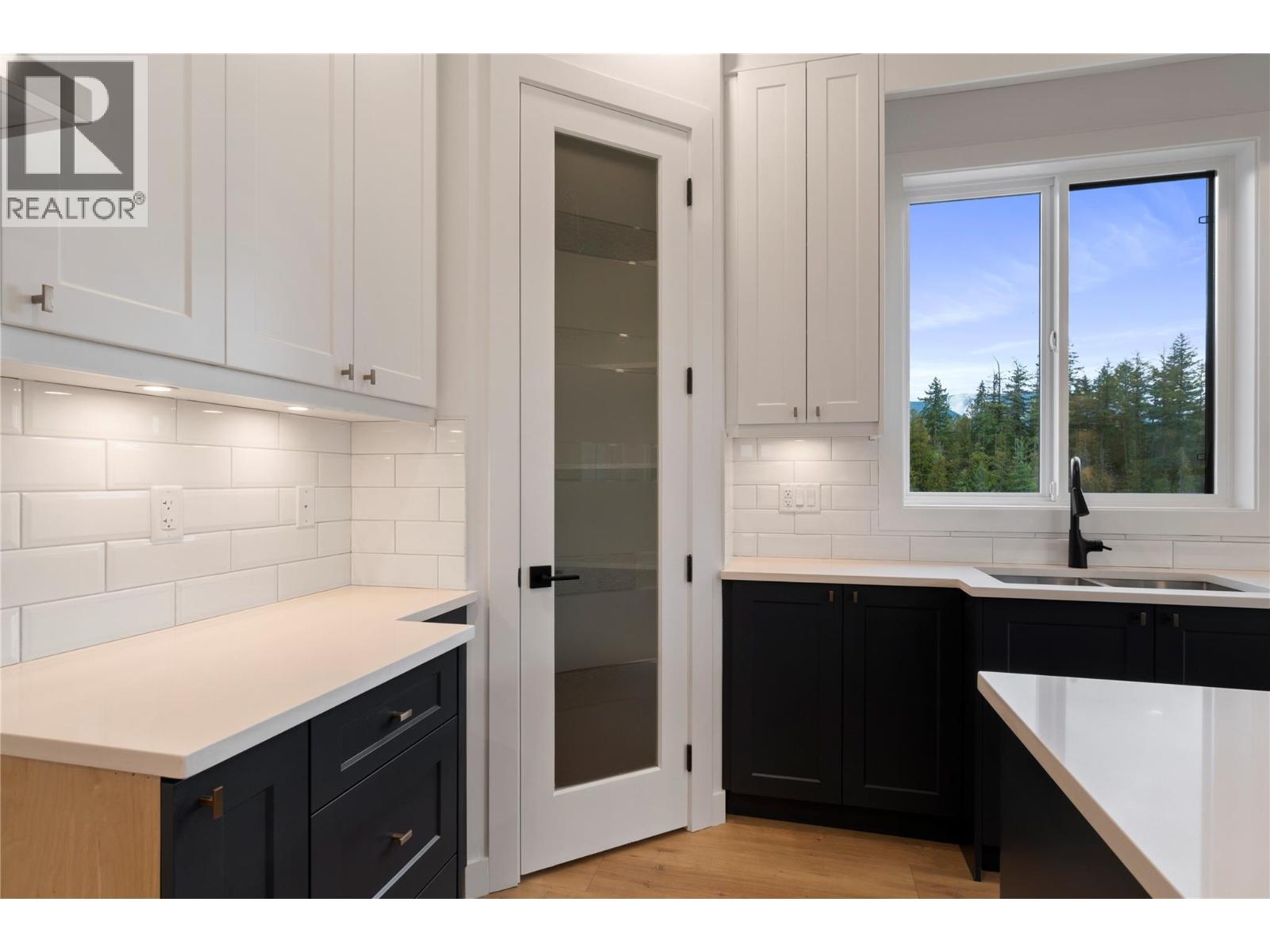 6900 42 Street Ne, Salmon Arm, British Columbia  V0E 1K0 - Photo 10 - 10400650