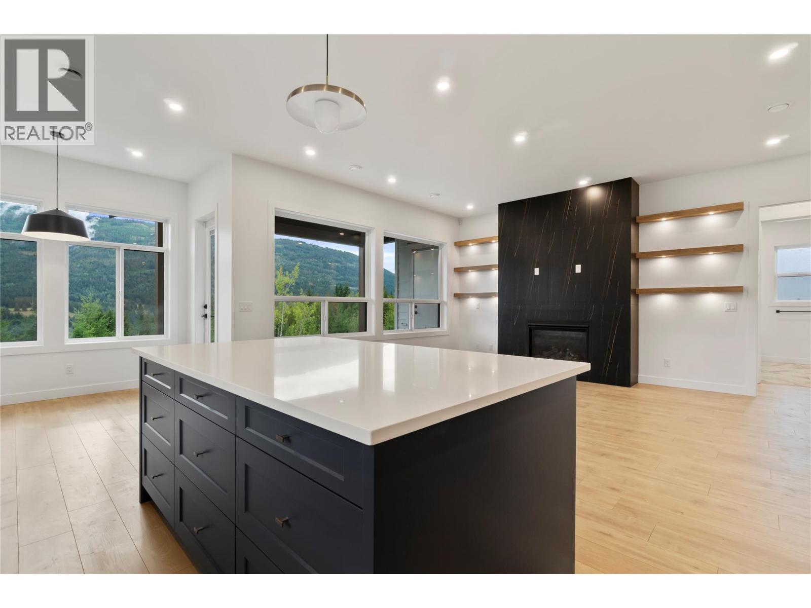 6900 42 Street Ne, Salmon Arm, British Columbia  V0E 1K0 - Photo 3 - 10400650