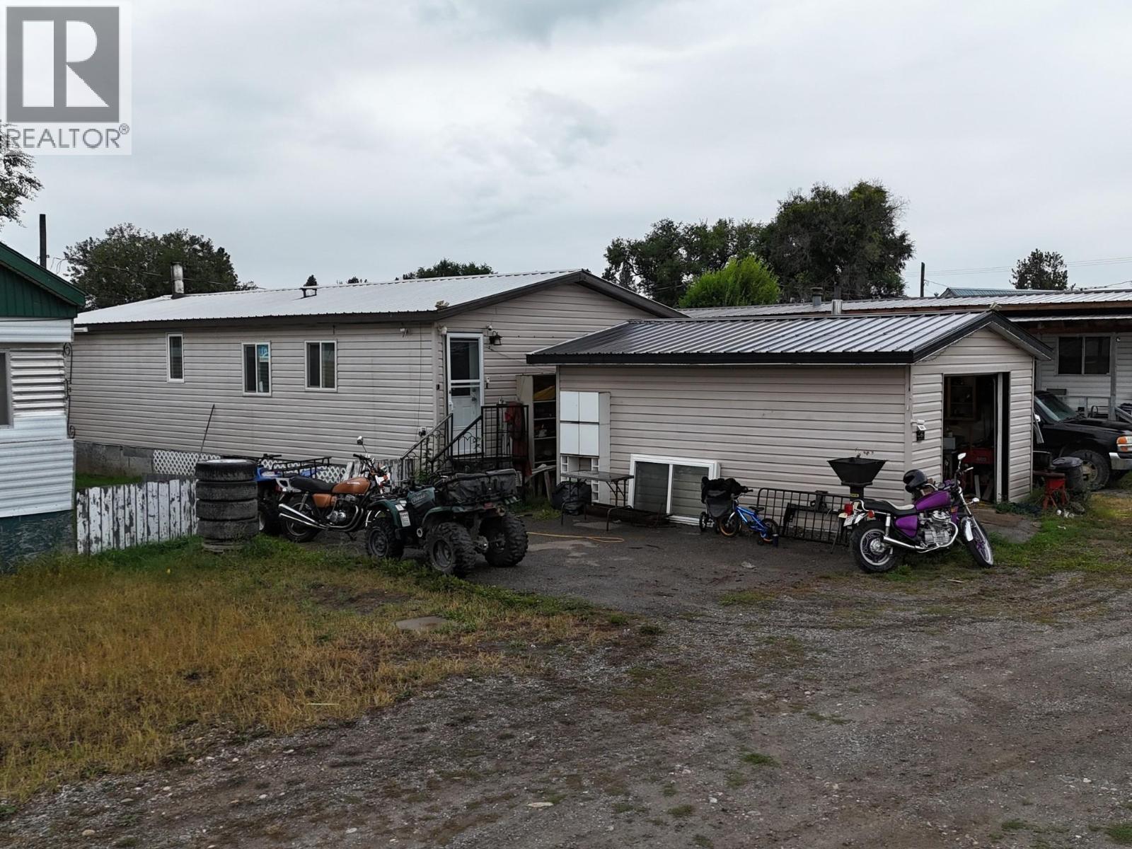 6598 Larch Road, Wasa, British Columbia  V0B 2K0 - Photo 29 - 10399624
