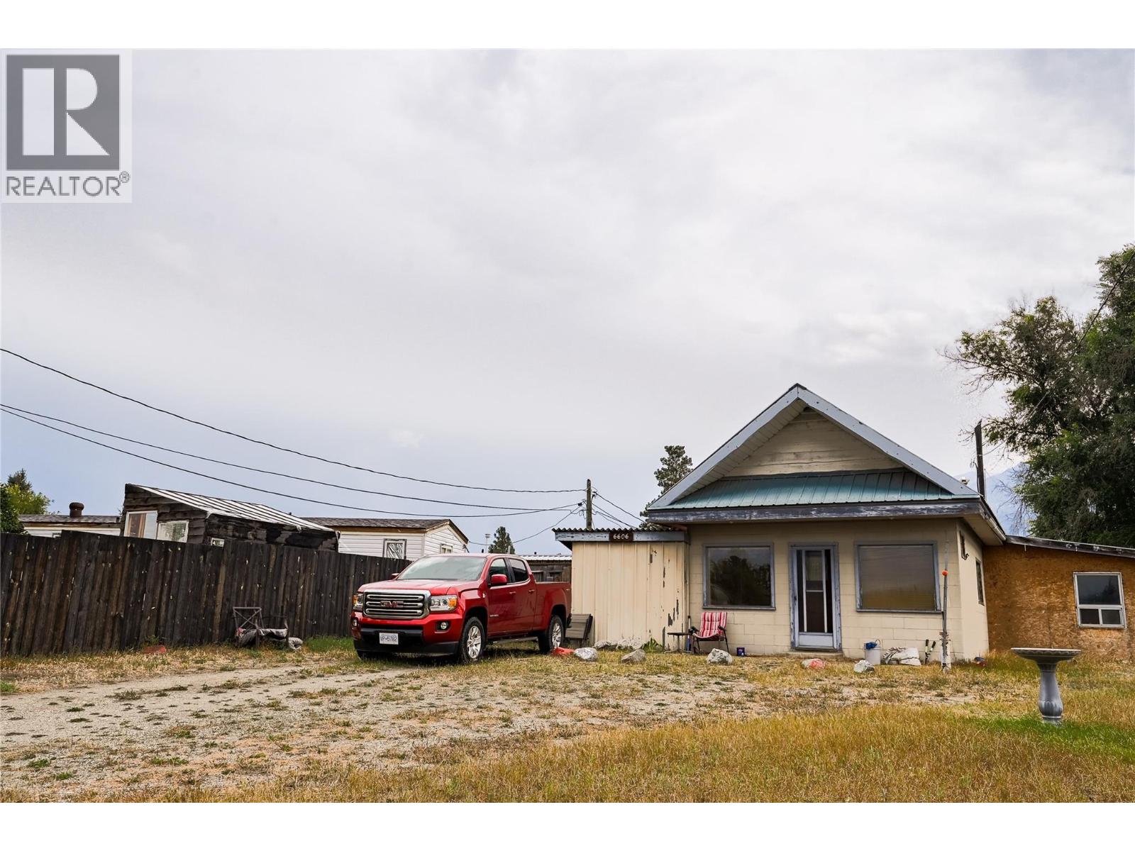 6598 Larch Road, Wasa, British Columbia  V0B 2K0 - Photo 3 - 10399624