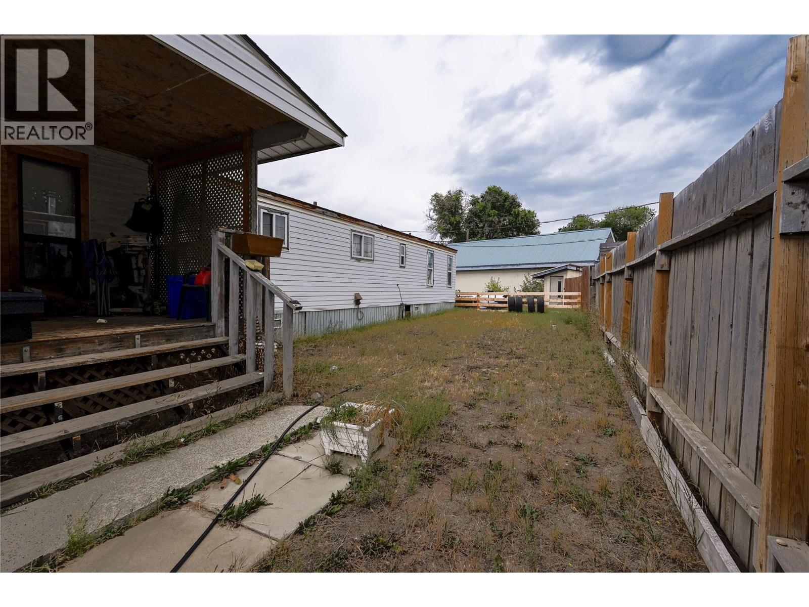6598 Larch Road, Wasa, British Columbia  V0B 2K0 - Photo 7 - 10399624