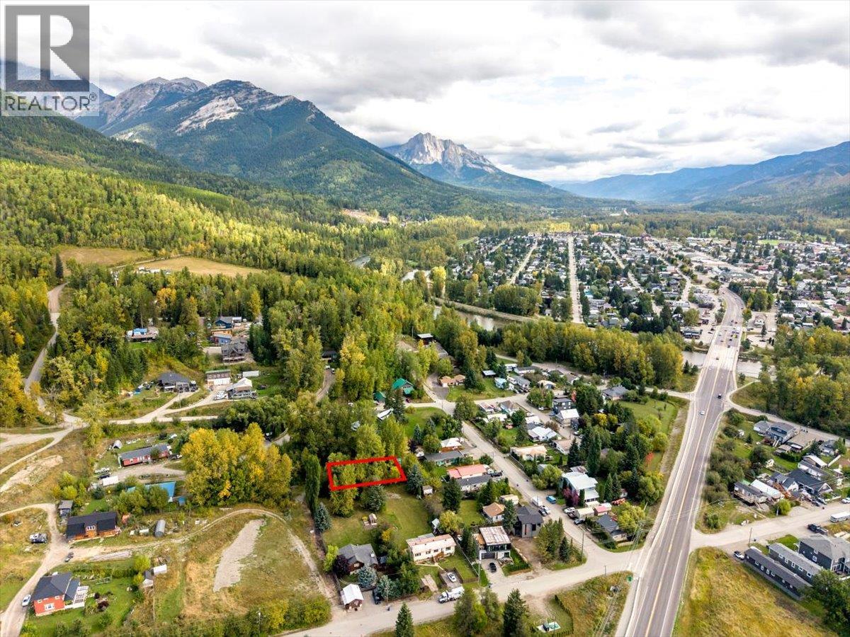 264 Glover Street, Fernie, British Columbia  V0B 1M1 - Photo 17 - 10400759