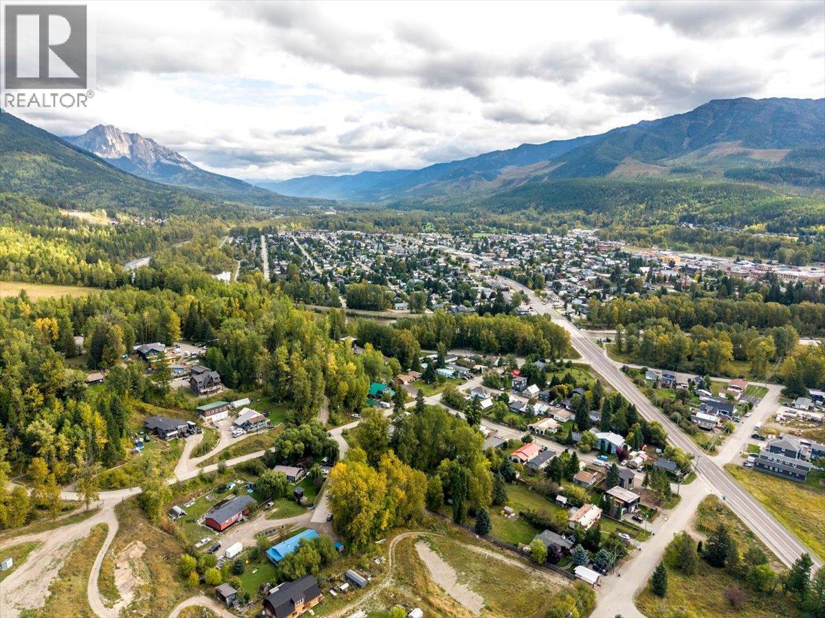264 Glover Street, Fernie, British Columbia  V0B 1M1 - Photo 19 - 10400759