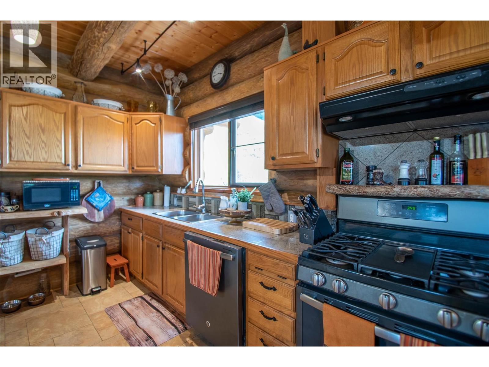 1225 Round Lake Road, Armstrong, British Columbia  V0E 1B5 - Photo 11 - 10400736