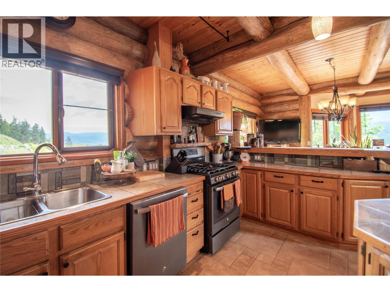 1225 Round Lake Road, Armstrong, British Columbia  V0E 1B5 - Photo 12 - 10400736