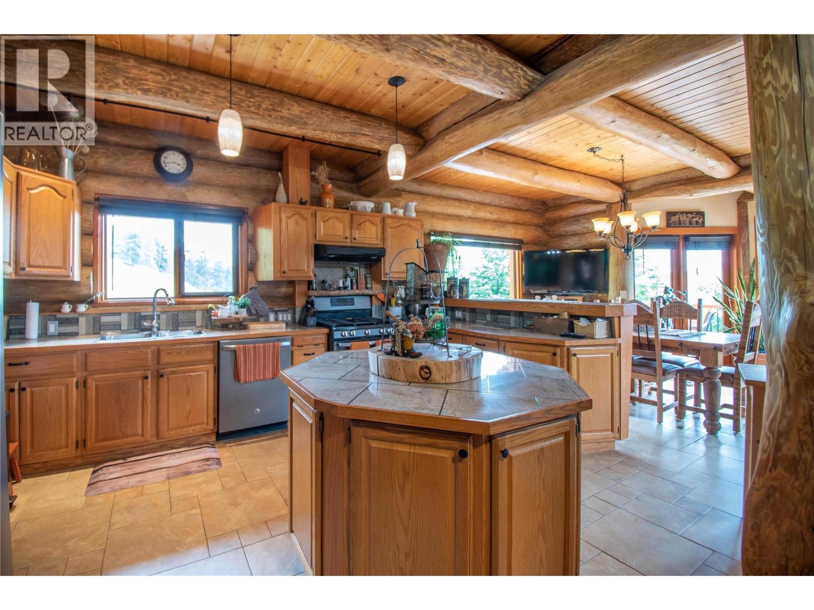 1225 Round Lake Road, Armstrong, British Columbia  V0E 1B5 - Photo 8 - 10400736