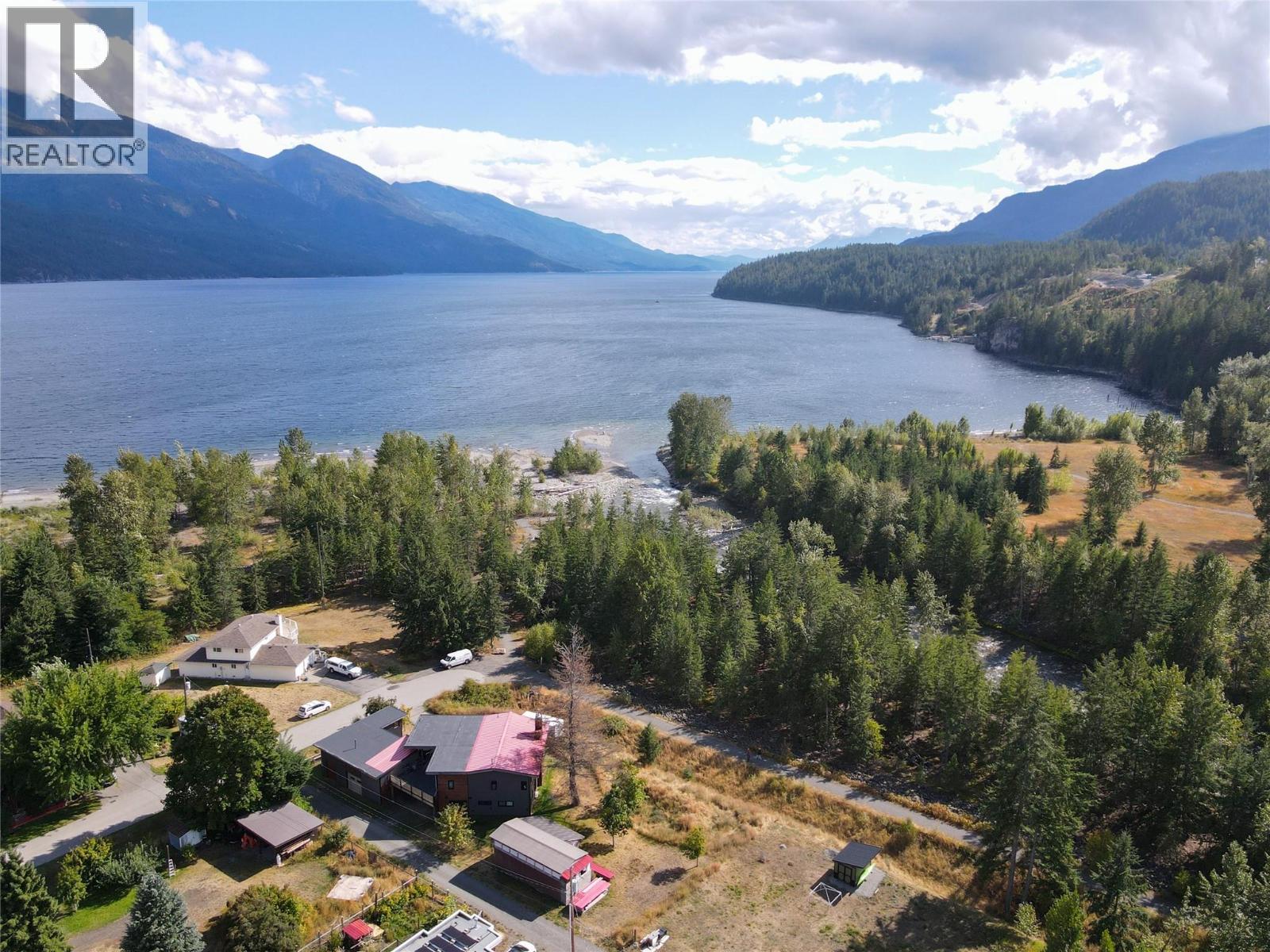 244 E Avenue, Kaslo, British Columbia  V0G 1M0 - Photo 5 - 10400726