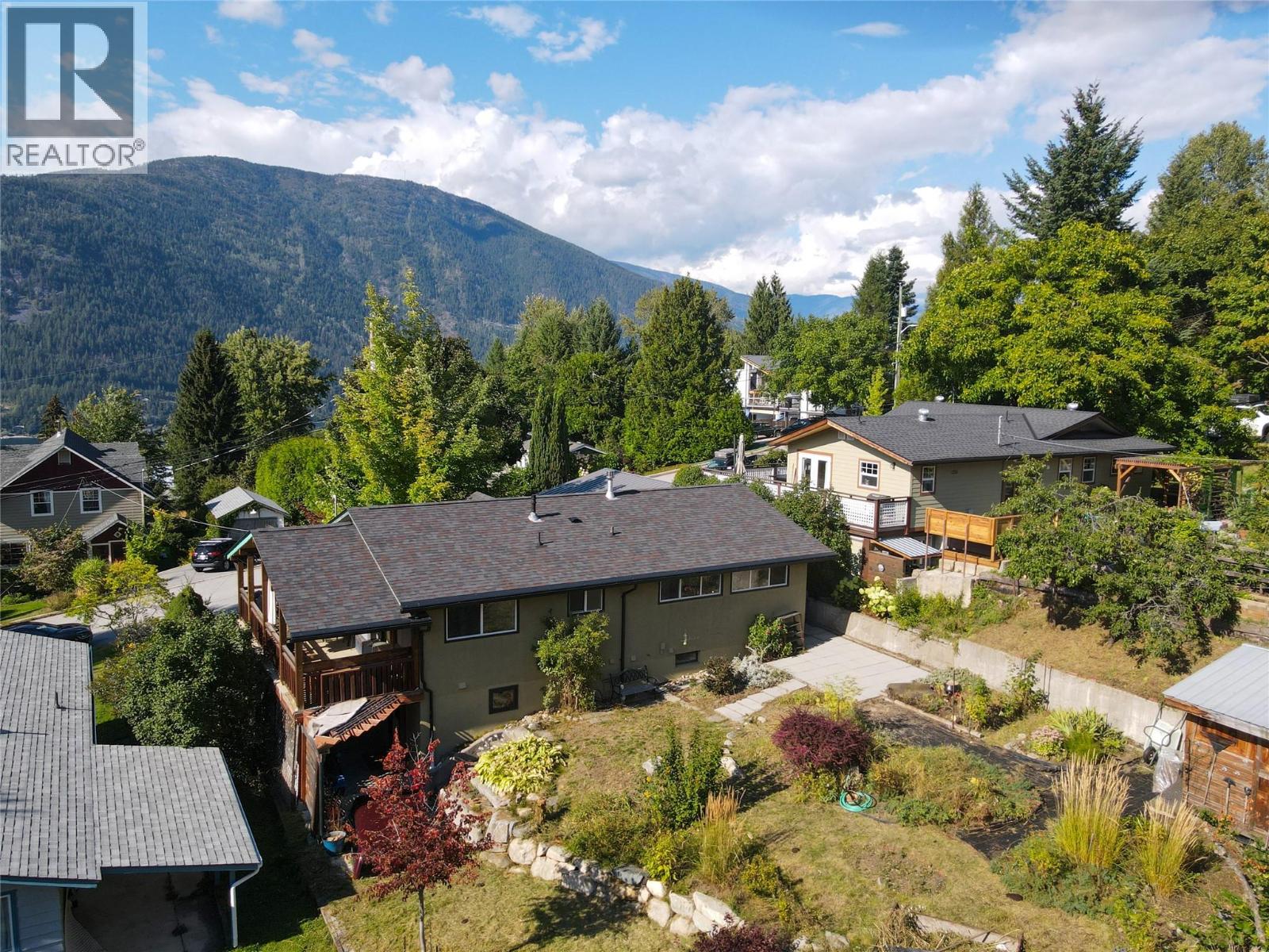 518 Delbruck Street, Nelson, British Columbia  V1L 5L6 - Photo 1 - 10400716