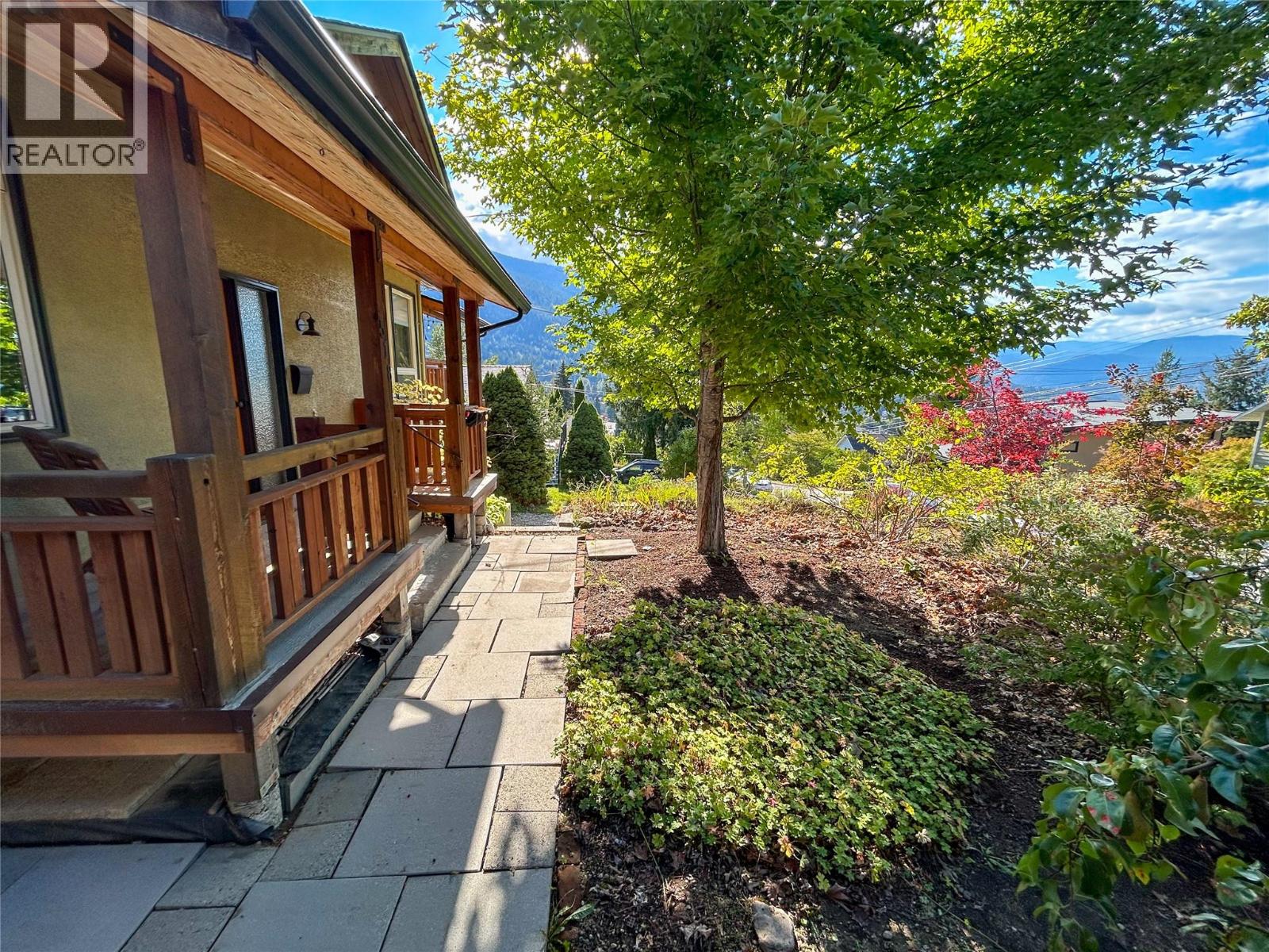 518 Delbruck Street, Nelson, British Columbia  V1L 5L6 - Photo 11 - 10400716