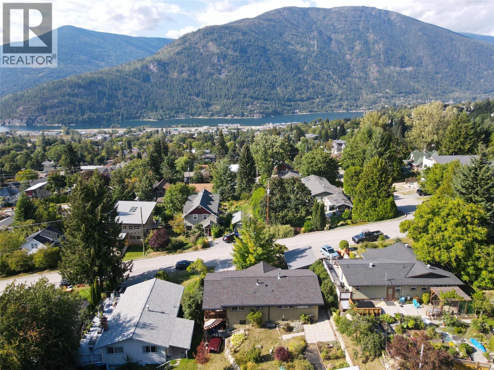 518 Delbruck Street, Nelson, British Columbia  V1L 5L6 - Photo 5 - 10400716