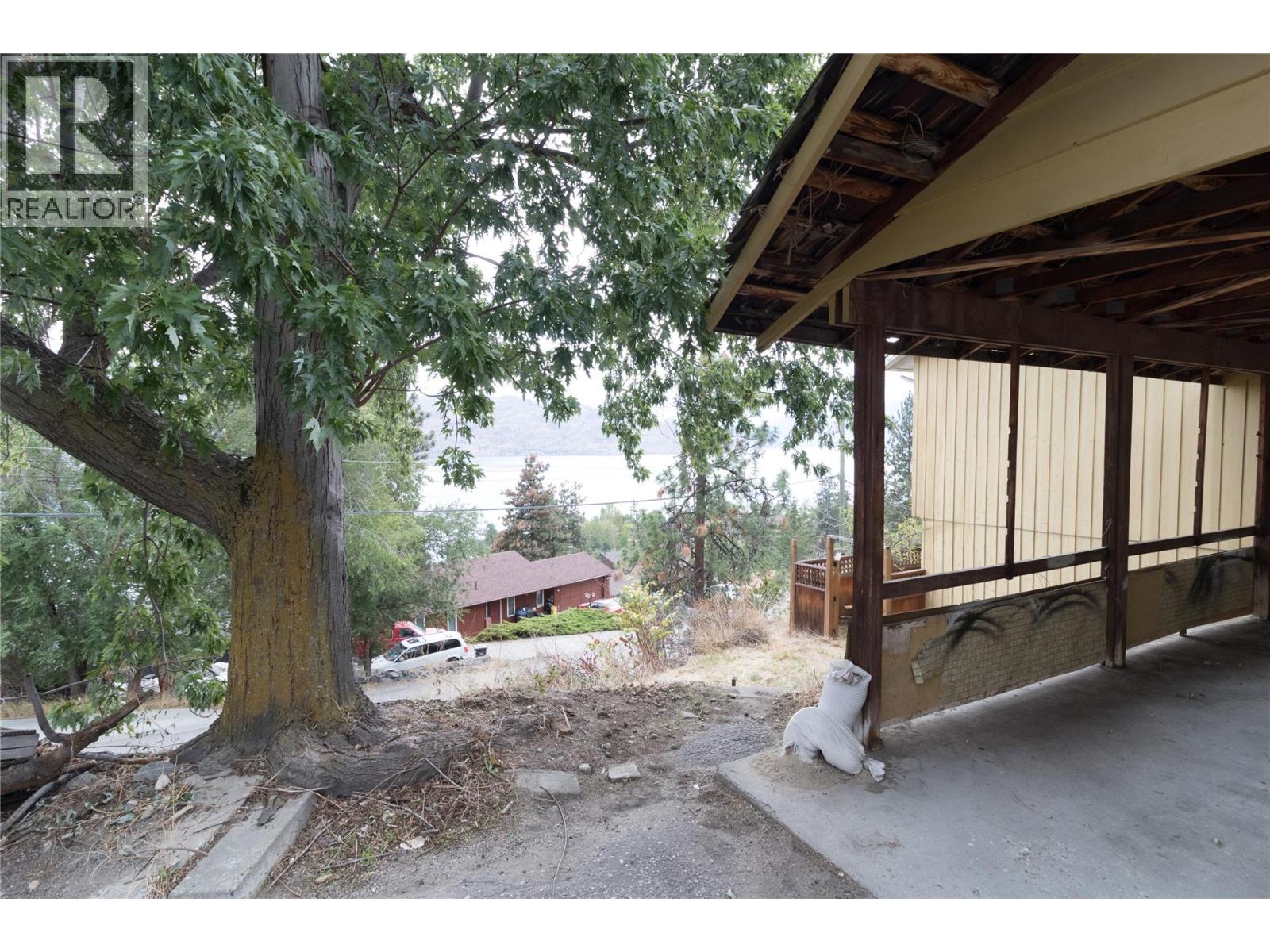 3960 Desert Pines Avenue, Peachland, British Columbia  V0H 1X2 - Photo 2 - 10400544