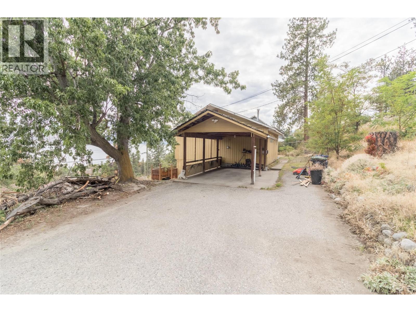 3960 Desert Pines Avenue, Peachland, British Columbia  V0H 1X2 - Photo 3 - 10400544