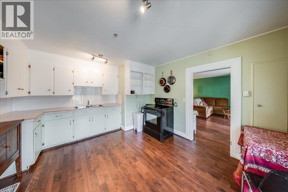 2044 Washington Street Unit# 7, Rossland, British Columbia  V0G 1Y0 - Photo 13 - 10400452